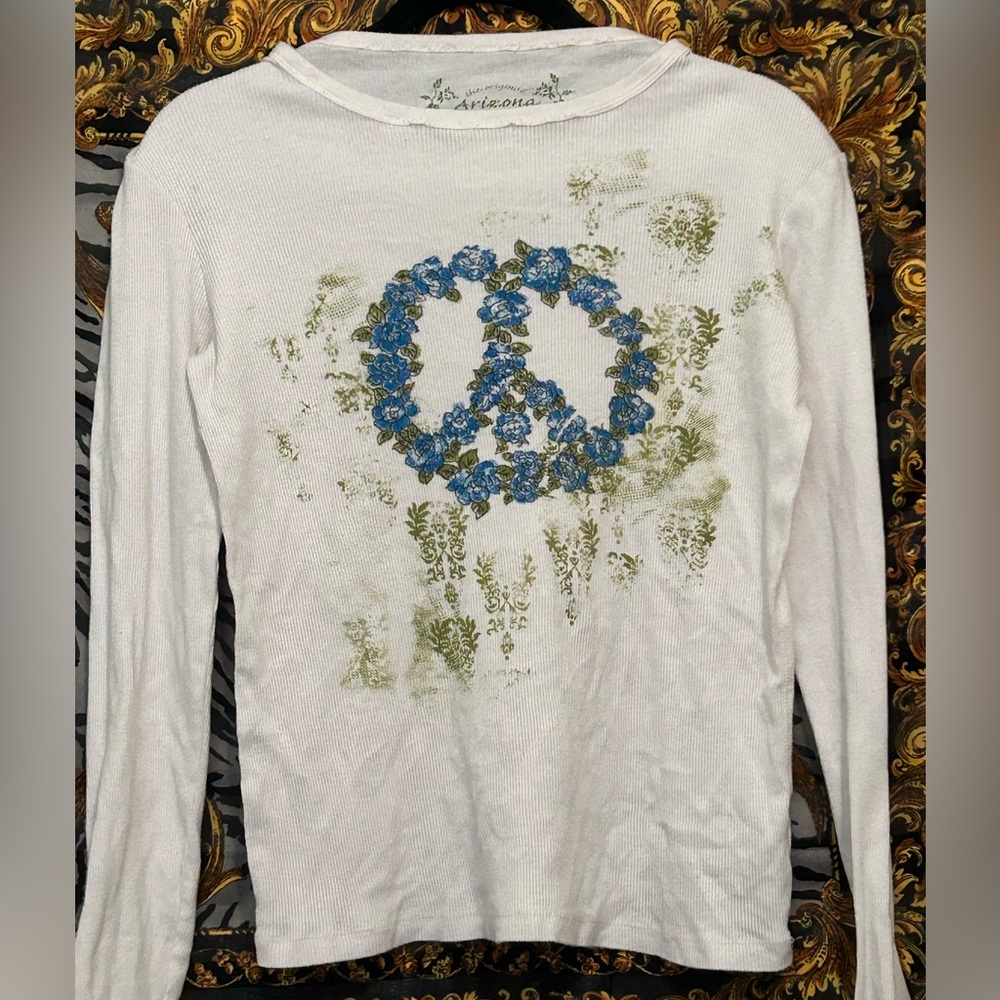 cute white y2k flower peace shirt